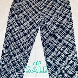St Johns Bay Capri pants